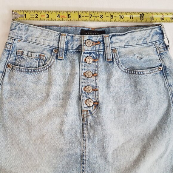 Aeropostale Cut-Off Denim Mini Skirt SIZE 4  Distressed Raw Y2K High Rise Button - Picture 3 of 10